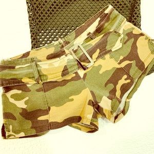 Short Camouflage Shorts Size Small